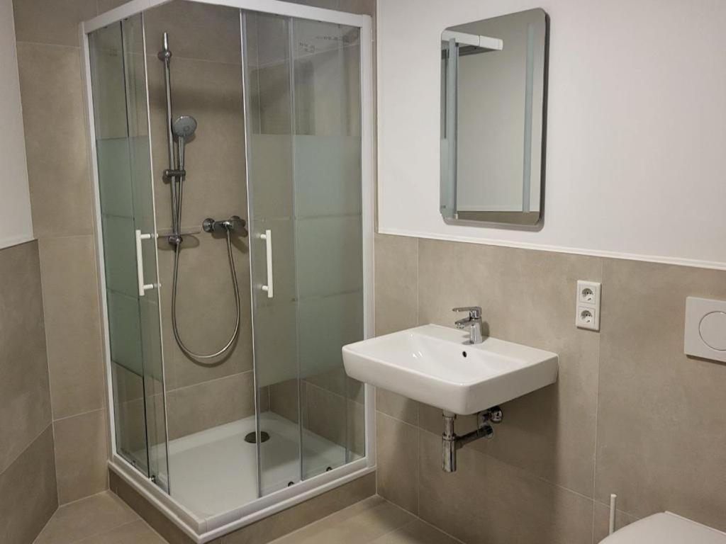 Monteurzimmer Mit Zwei Einzelnen Betten In Einer 3Zi Wohnung Mit Kuche Und Bad Osnabrück Exteriör bild